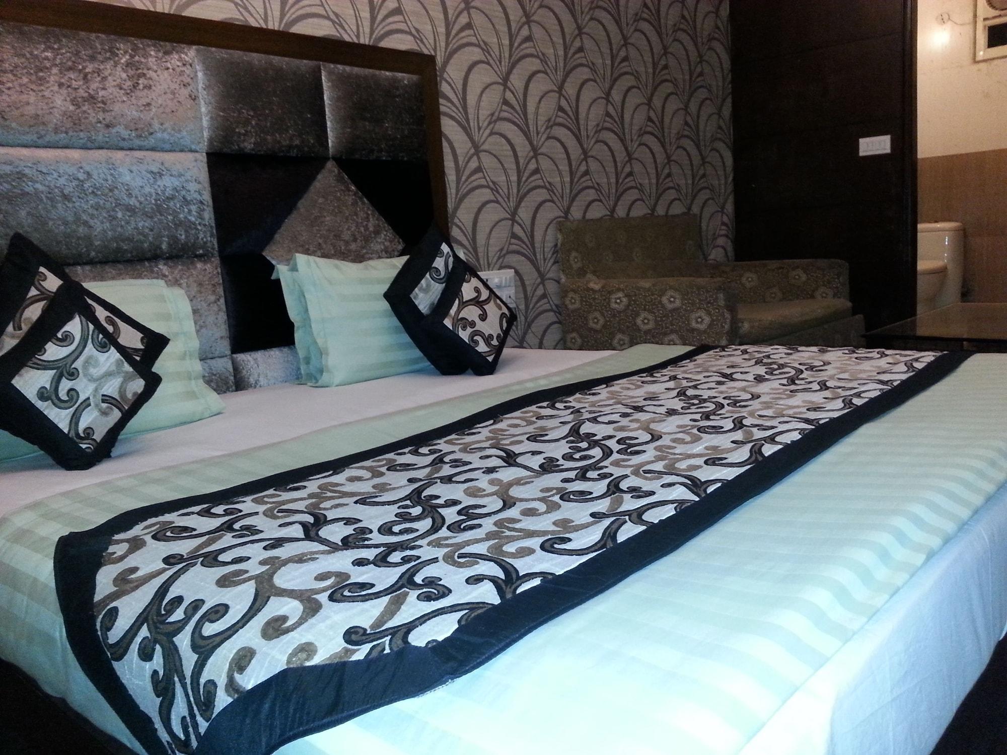 Hotel Vanson Villa - Near Connaught Place นิวเดลี ภายนอก รูปภาพ