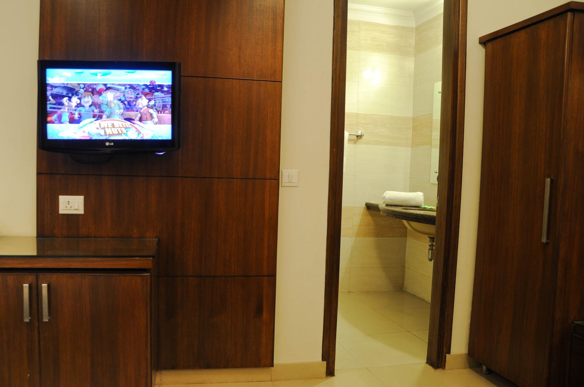 Hotel Vanson Villa - Near Connaught Place นิวเดลี ภายนอก รูปภาพ