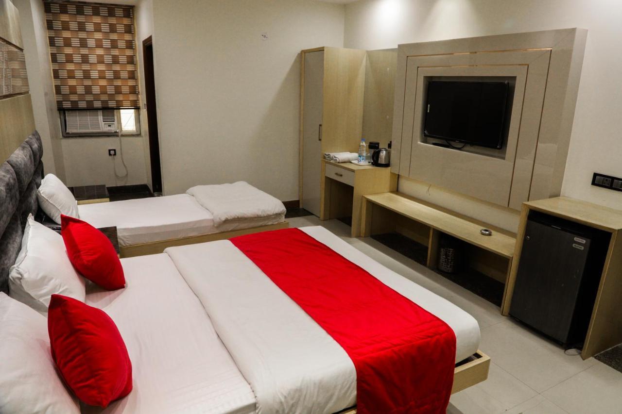 Hotel Vanson Villa - Near Connaught Place นิวเดลี ภายนอก รูปภาพ