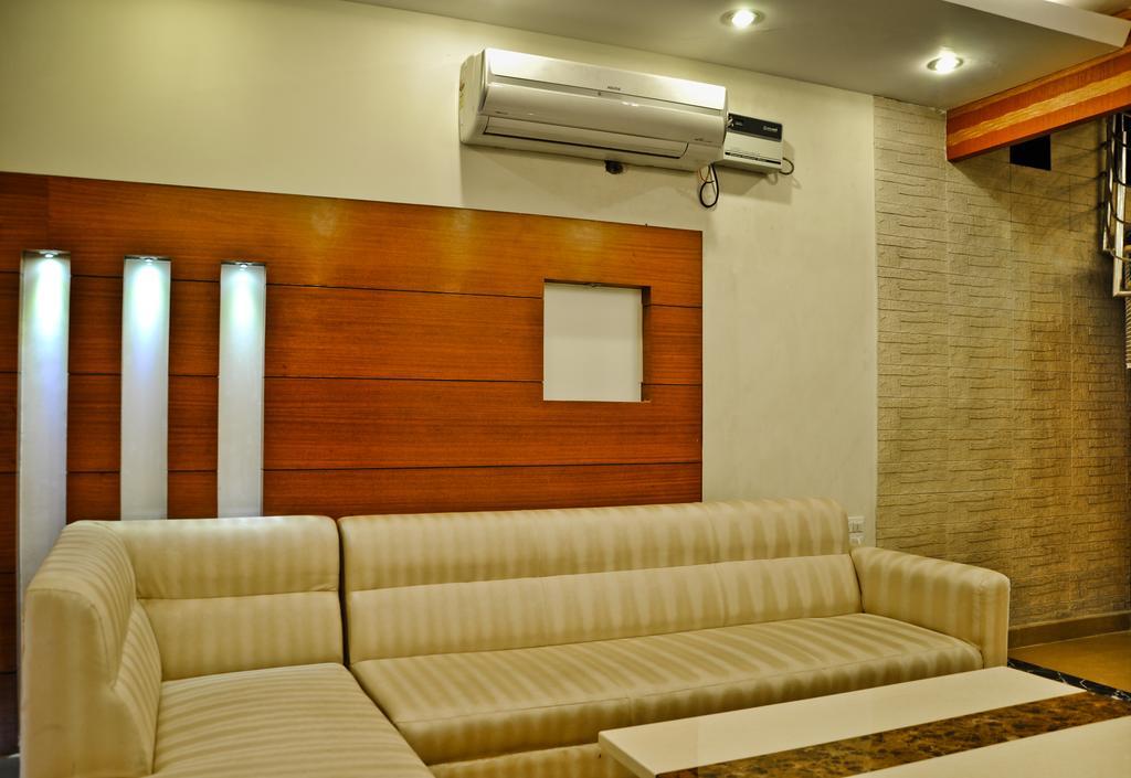Hotel Vanson Villa - Near Connaught Place นิวเดลี ภายนอก รูปภาพ