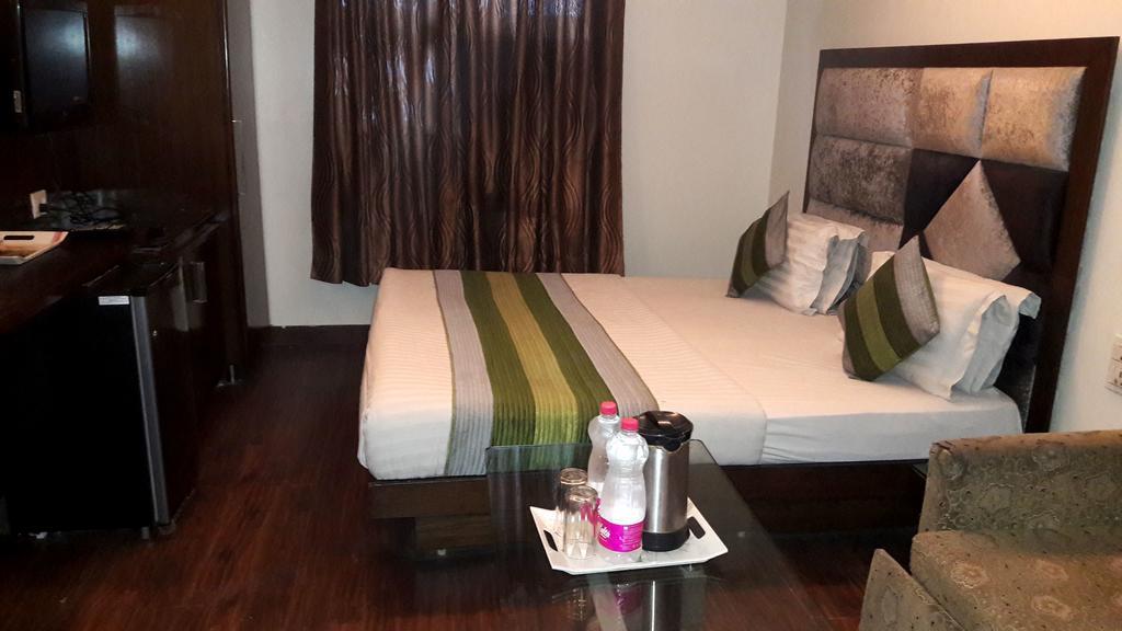 Hotel Vanson Villa - Near Connaught Place นิวเดลี ภายนอก รูปภาพ